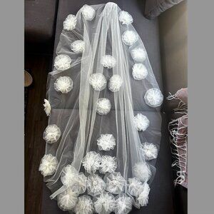 3D Floral Wedding Veil, Knee Length, Milky White